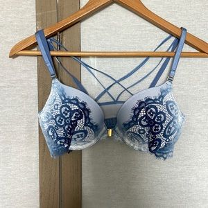 Victoria Secret Wired Front Closure Criss Cross Back Push-Up Bra 34b
